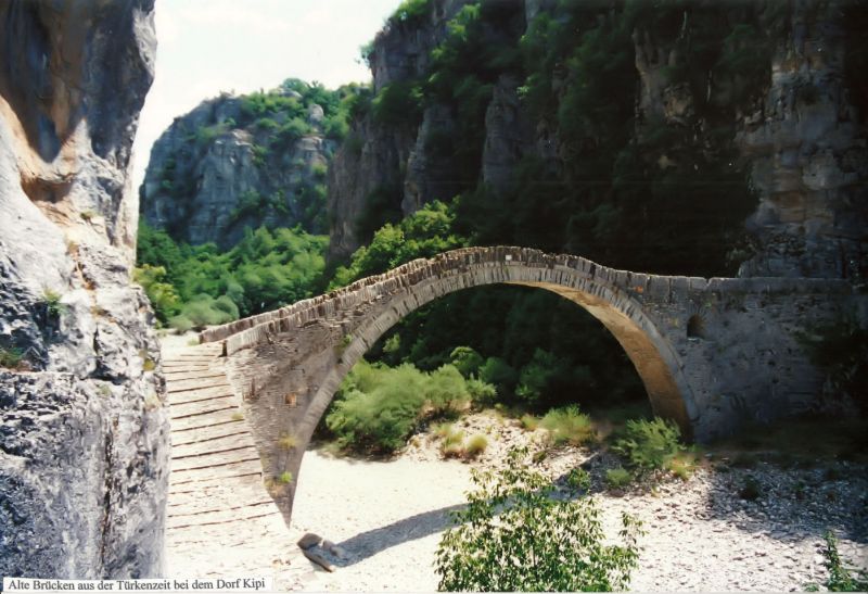 Alte Brücken aus der Türkenzeit bei dem Dorf Kipi
